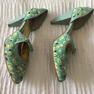 Seychelles Green Flower Heels Size 9